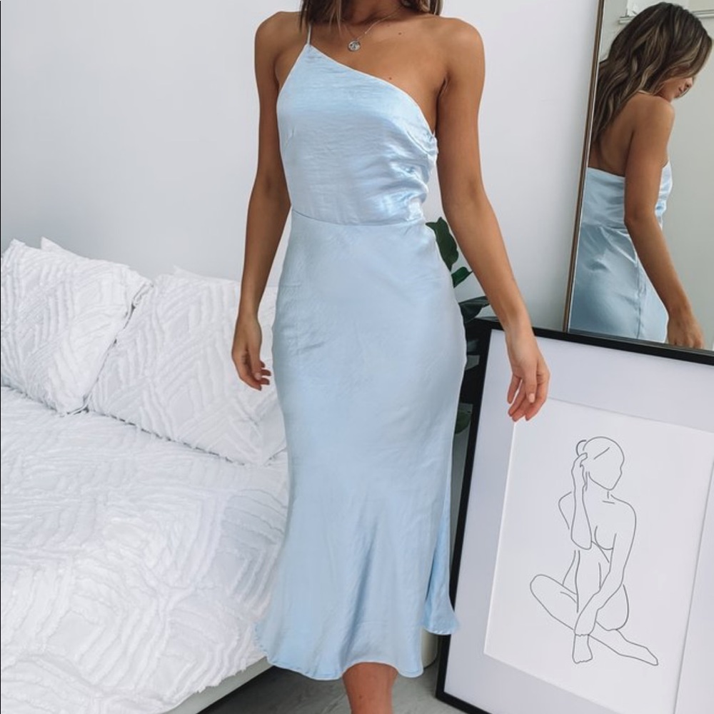 Beginning boutique blue satin dress